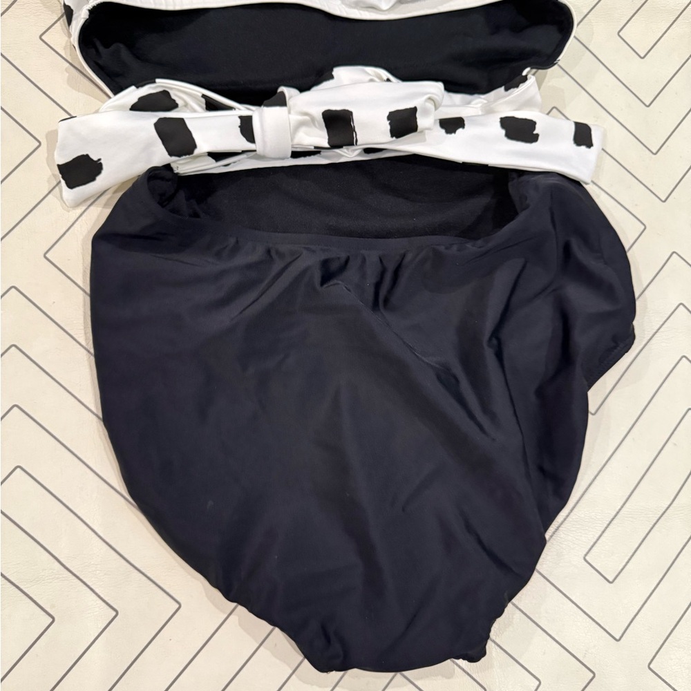 Albion White and Black One Piece Swimsuit - Picture 10 of 14